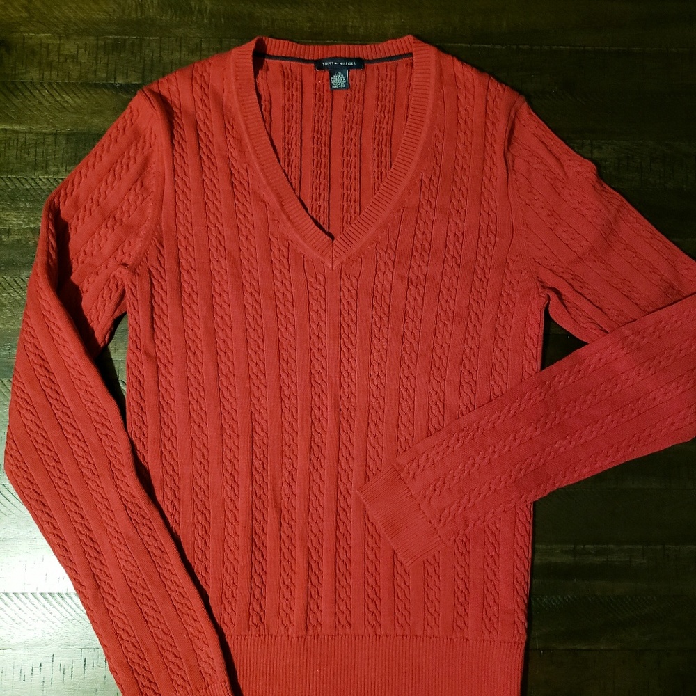Tommy Hilfiger neck red knitting needles long slee